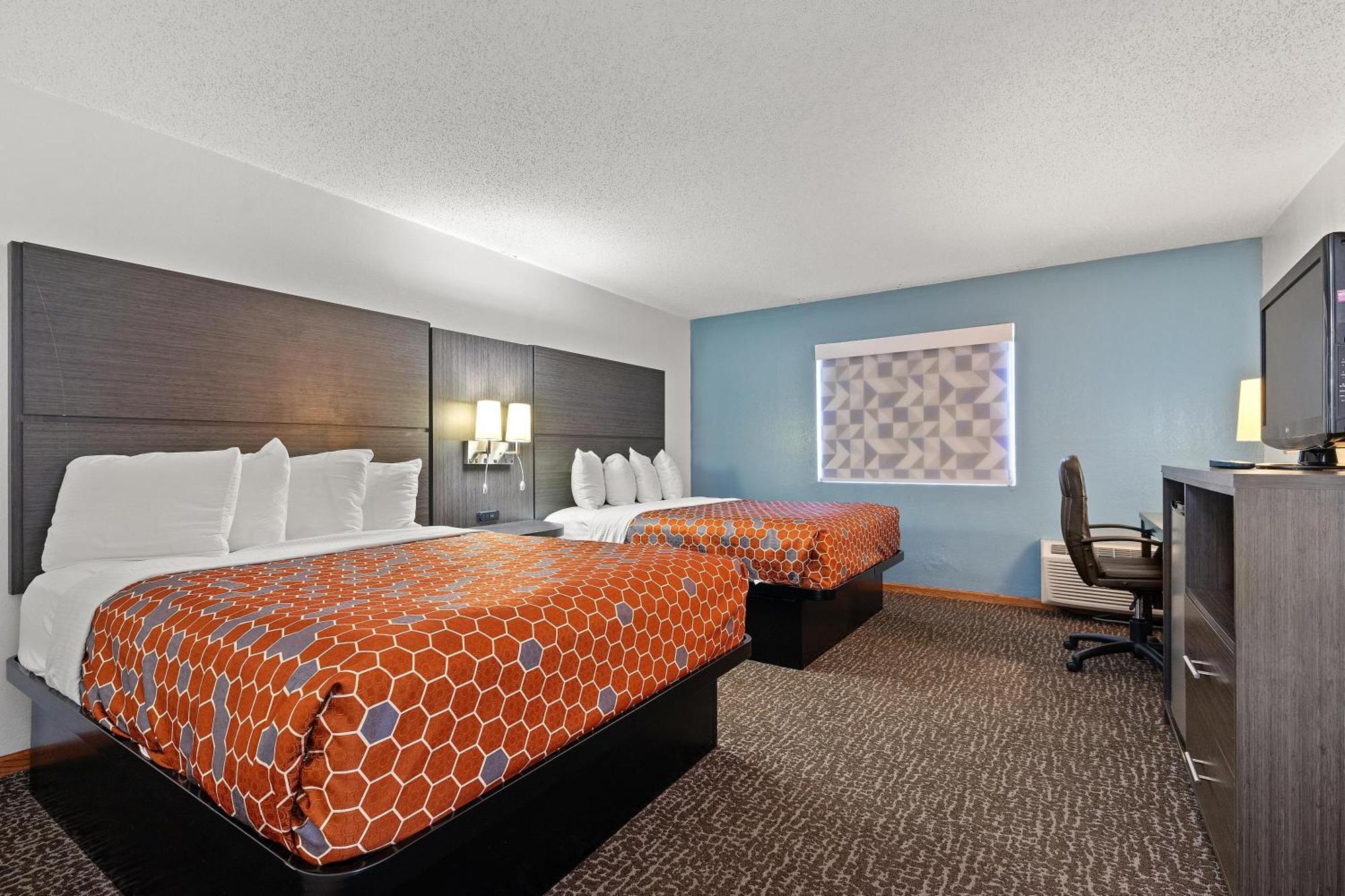Chicago Club Inn & Suite Oakbrook Terrace Room photo