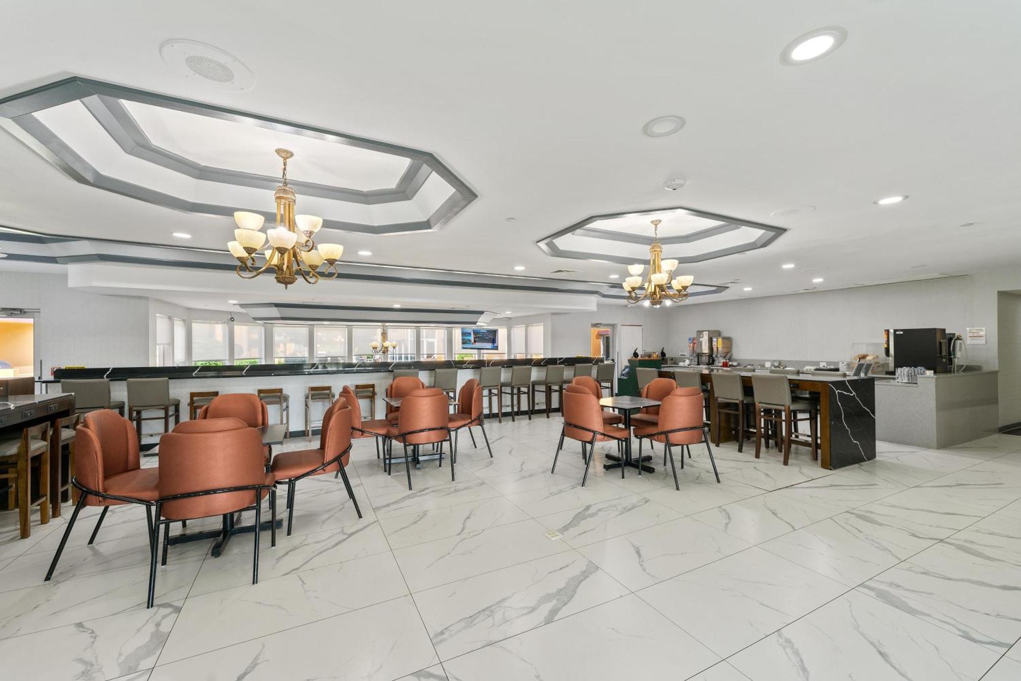Chicago Club Inn & Suite Oakbrook Terrace Exterior photo
