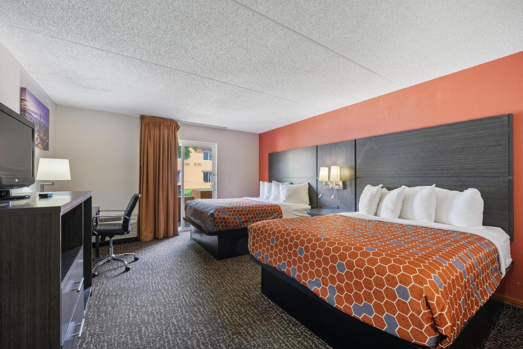 Chicago Club Inn & Suite Oakbrook Terrace Room photo